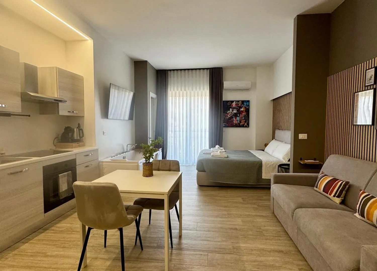 Apartment Maison 32 - Luxury Suite Con Jacuzzi E Cucina - Bari Central Station